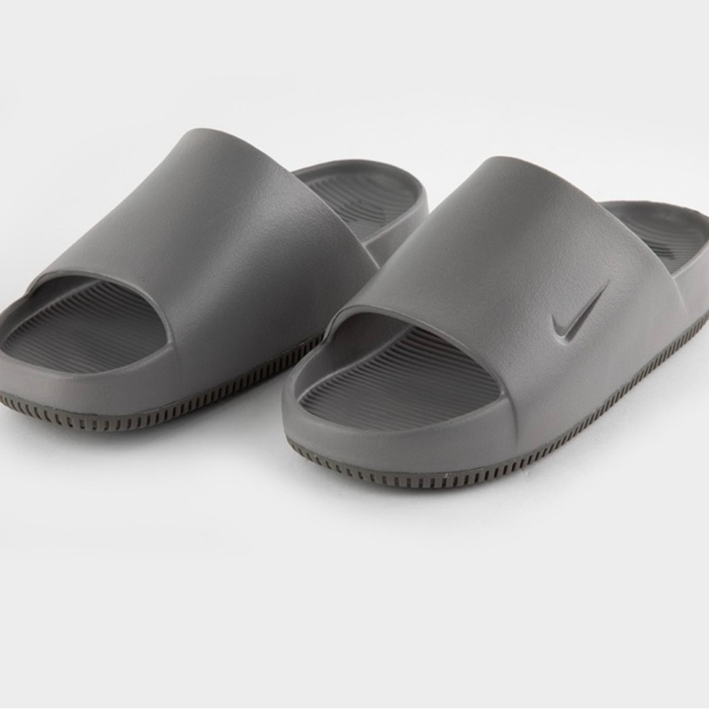 EUC Nike Calm Slide Sandals Mens Size 11